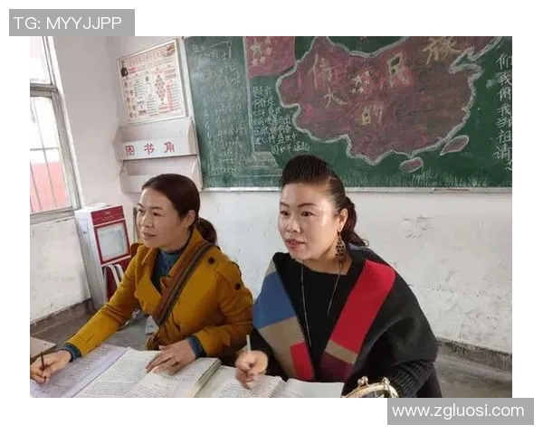 全球足球传奇同框，球场英雄们齐聚一堂，巅峰时刻尽显风采