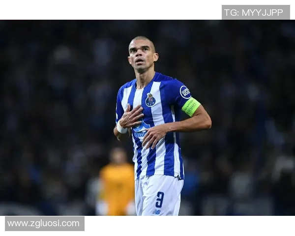 球星足球退役潮流兴起,昔日英雄纷纷告别绿茵场的背后故事 球星足球退役潮流兴起,昔日英雄纷纷告别绿茵场的背后故事